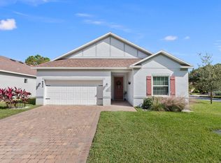 652 NE Moss Rose Pl, Port Saint Lucie, FL 34983