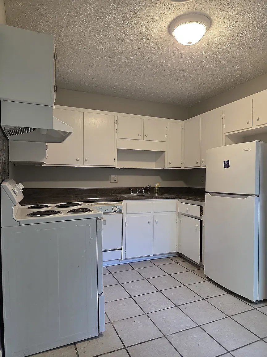 2 bed, 900 sqft, $1,050 — Photo 2