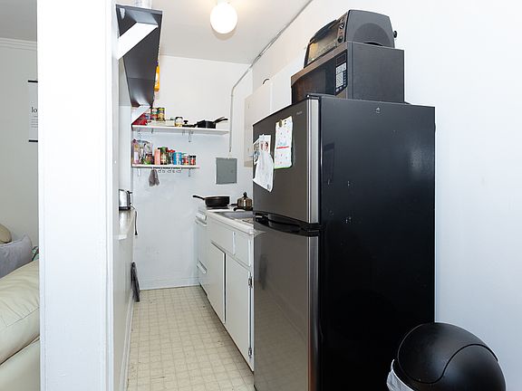 2nd image of 3345 N Marshfield Ave #702