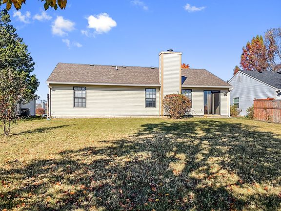 3rd image of 23 Lake Dr S