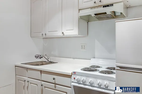 Rented by Barkoff Residential  | media 27