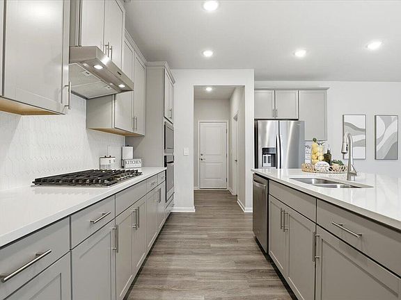 3rd image of 152 Squirrel Oaks Ln