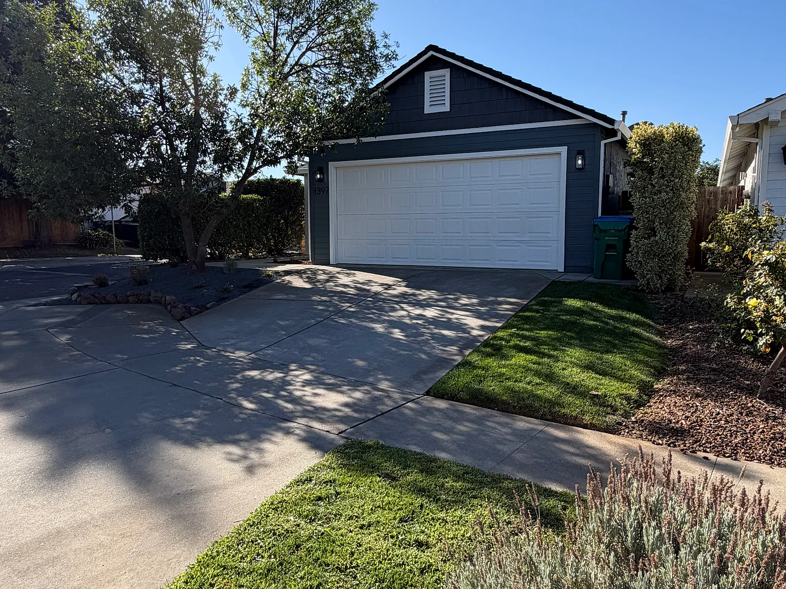3 bed, 1126 sqft, $2,400 — Photo 2