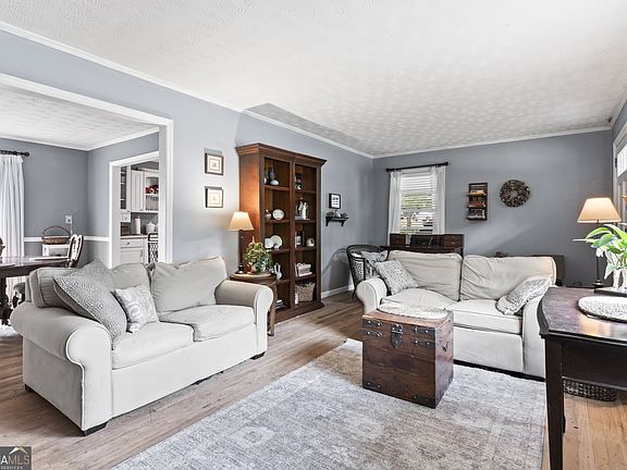5th image of 1478 Spruce Dr SE