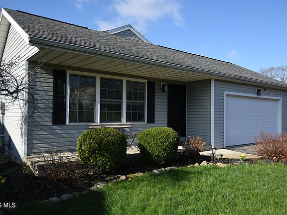 2nd image of 1007 Crystal Ln