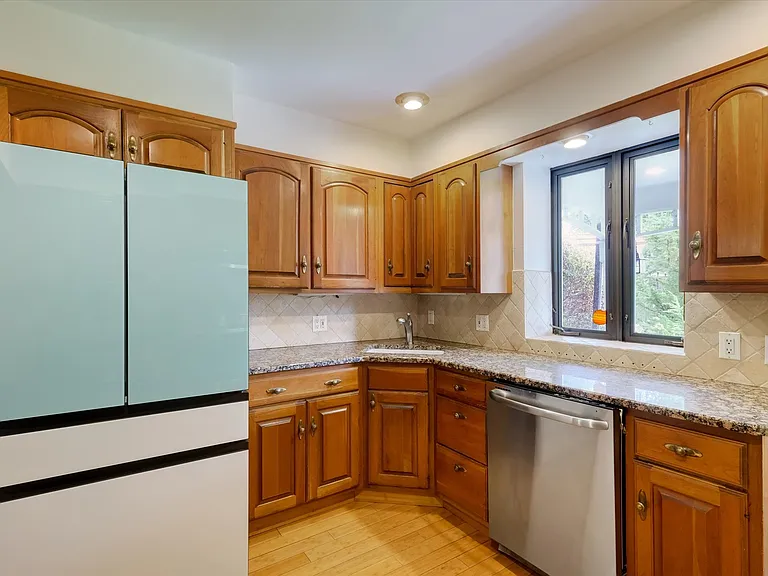 304 Winding Way — Photo 9