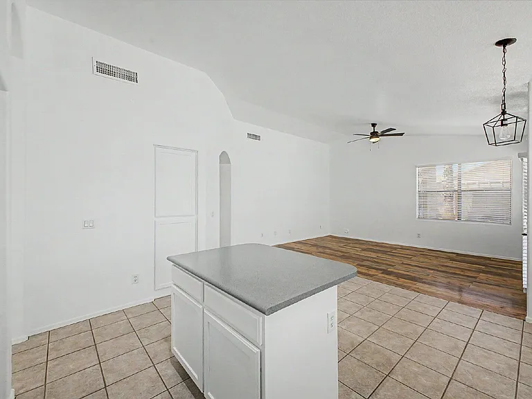 12570 W Desert Flower Rd — Photo 8