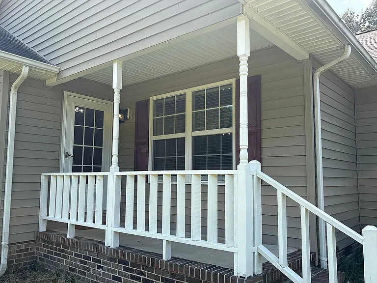671 Circle Dr — Photo 2