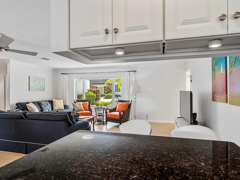 1120 Morse Blvd — Photo 4