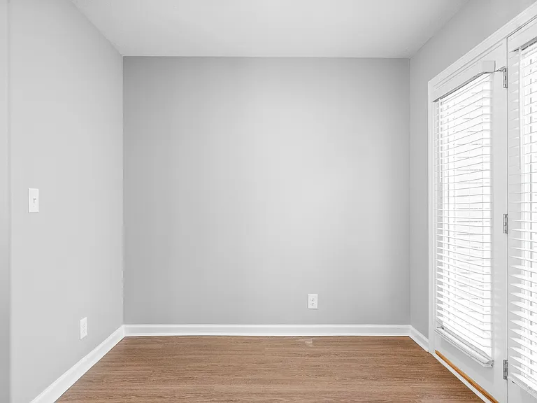 213 Woodland Valley Ln — Photo 20