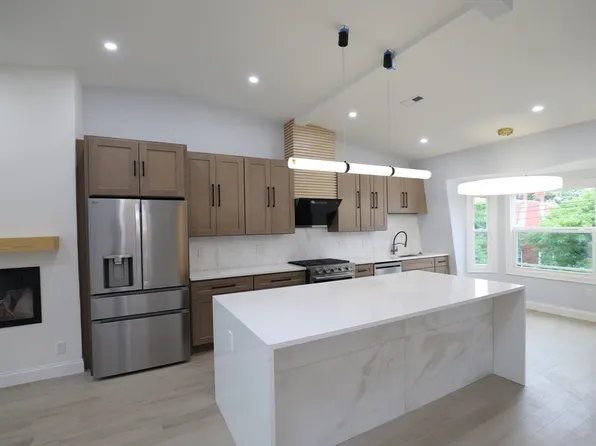 89 Trenton St APT 3, Boston, MA 02128