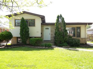 17522 Bernadine St, Lansing, IL 60438