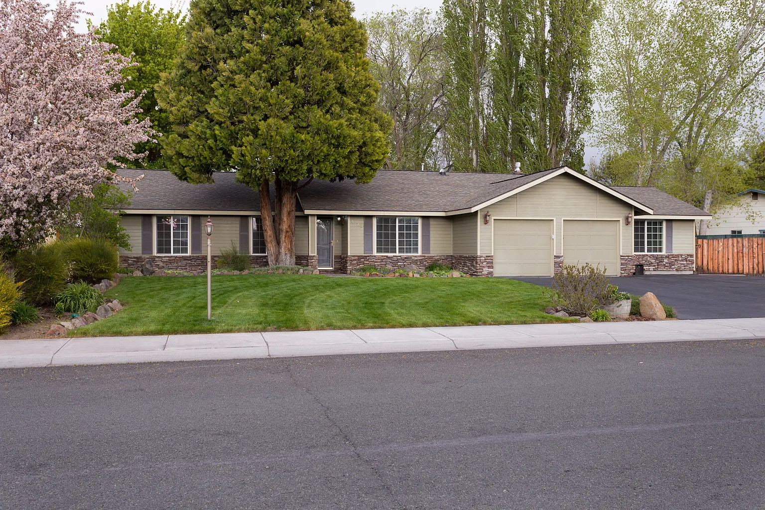 4125 Meadows Dr photo 1