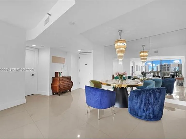 1000 W Island Blvd #2508 — Photo 8
