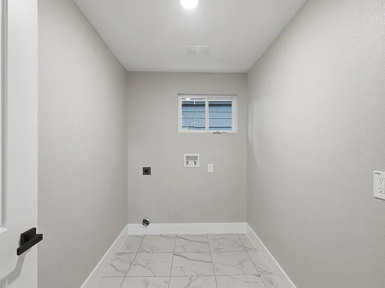 105 Opal Ct — Photo 12