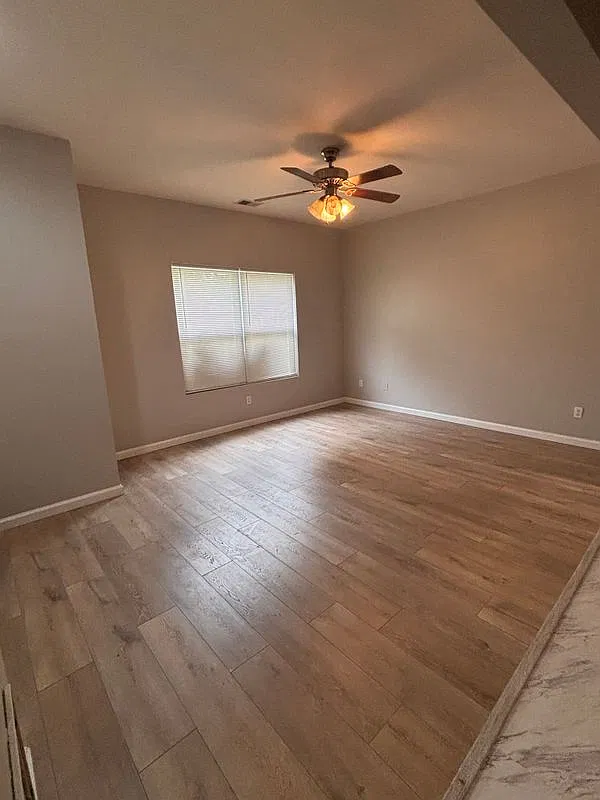 3 bed, 3.0 bath, 1609 sqft, $1,600 — Photo 3