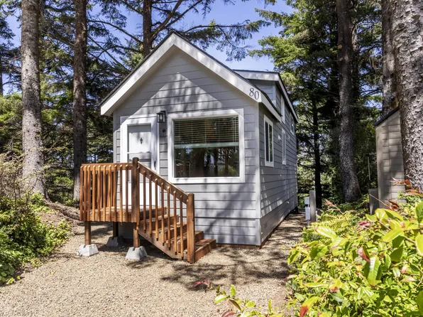 4875 N Highway 101 Space 80, Depoe Bay, OR 97341