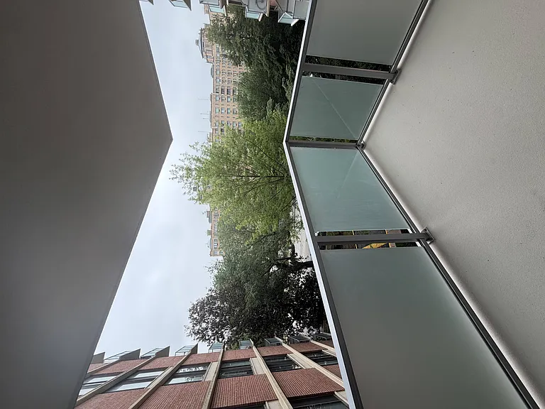 Calvert House Apartments — Photo 59