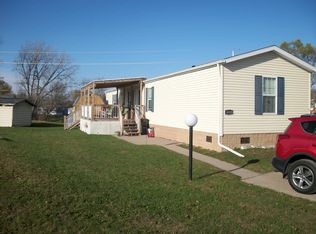4848 Oakwood Ct, Davenport, IA 52806