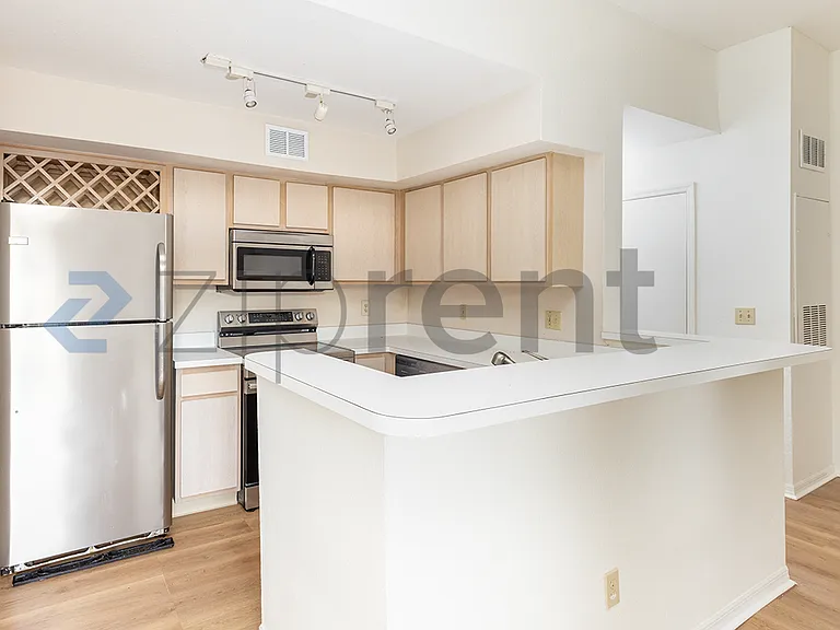 7270 W Pointe Dr #931 — Photo 2