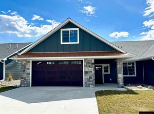 925 Tranquility Path, Mankato, MN 56001