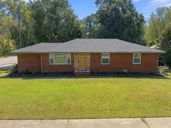 301 W Gannon Ave, Zebulon, NC 27597