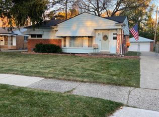 17242 Dolores St, Livonia, MI 48152