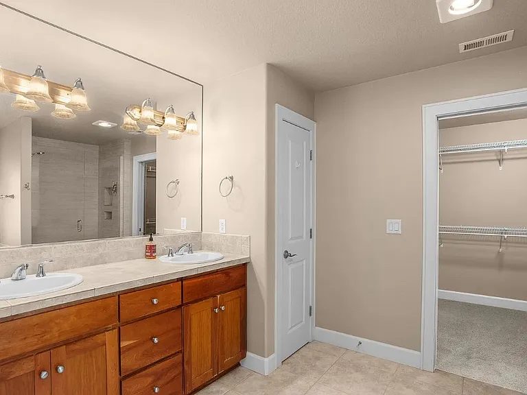3426 Doubletree St — Photo 11