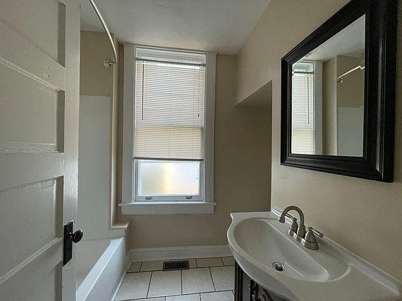 3rd image of 3304 2nd Ave #1