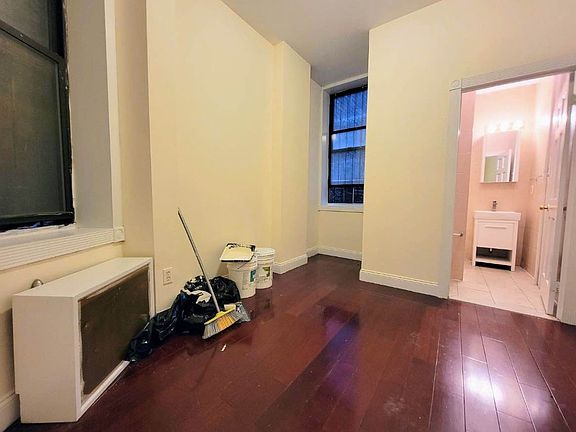 3rd image of 121 W 104th St #1Y