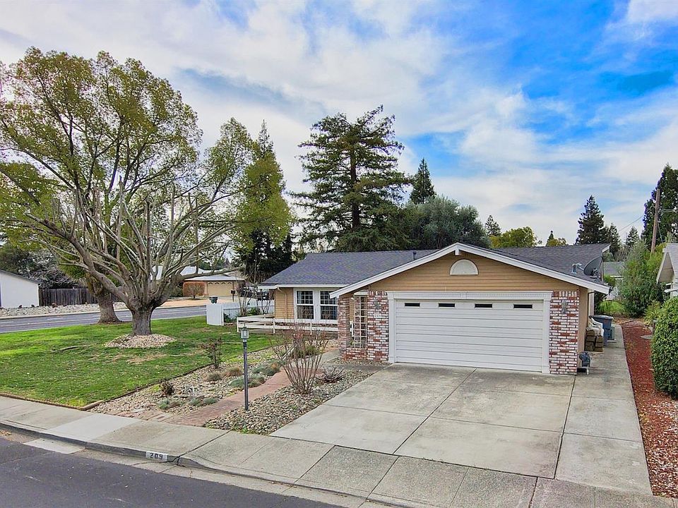 1st image of 209 Rainier Cir