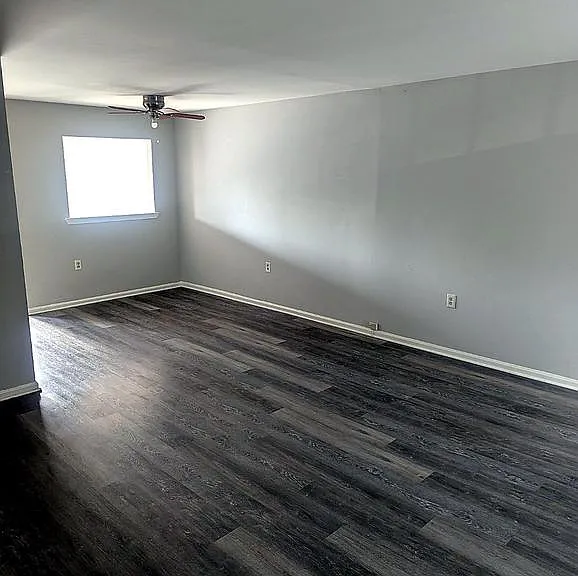 2825 Rhonda Ln — Photo 6