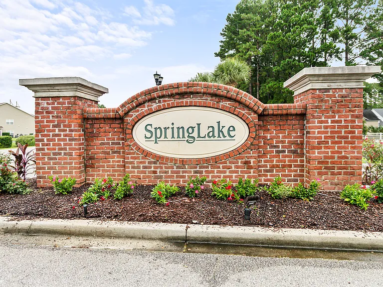 211 Springlake Dr — Photo 33