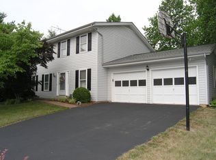 1356 Shallow Ford Rd, Herndon, VA 20170