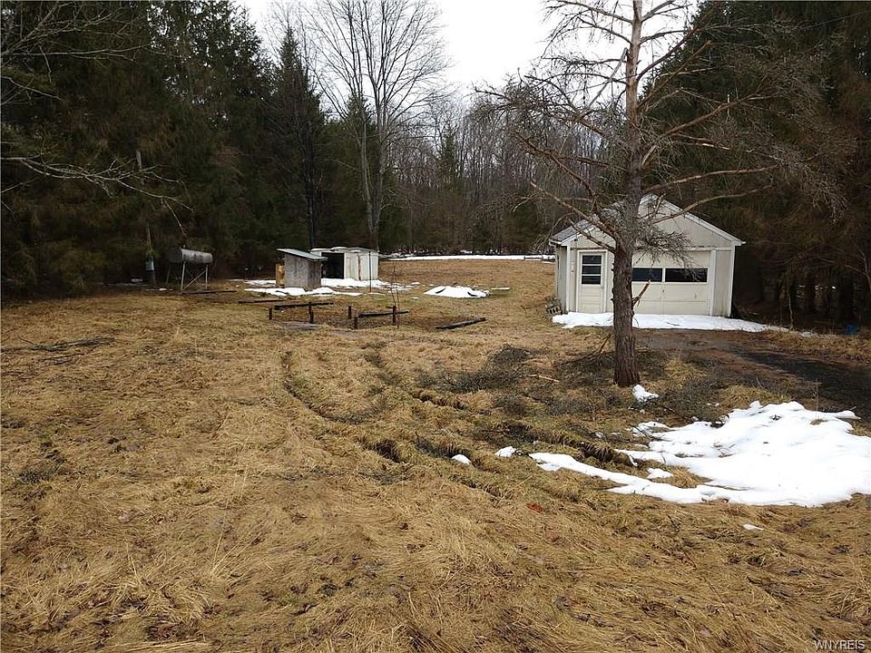 2nd image of 1547 Happy Hollow Rd