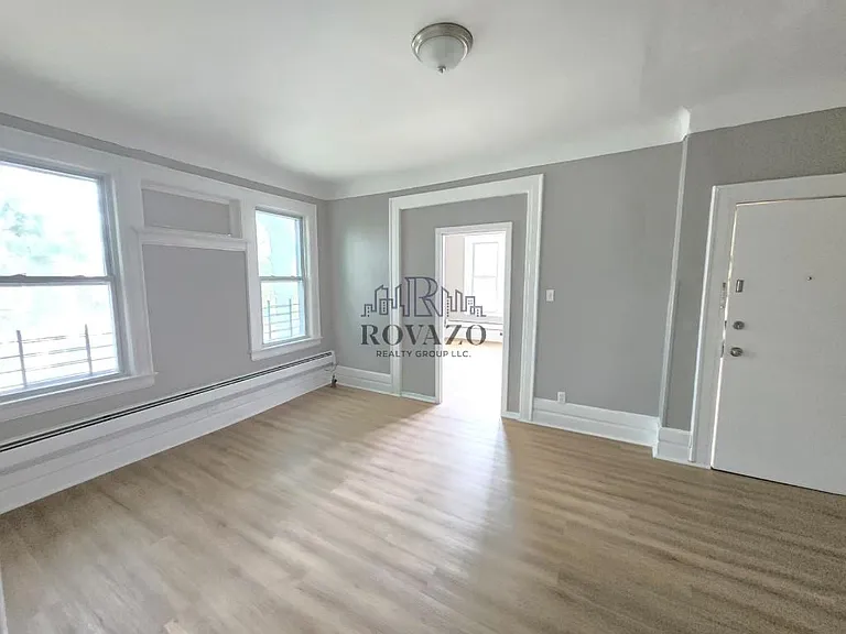 67-69 Fabyan Pl #2L — Photo 6