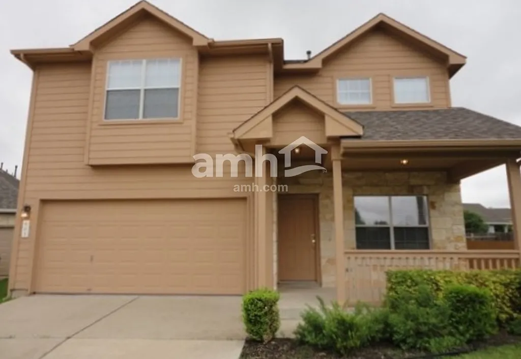 4 bed, 2.5 bath, 2297 sqft, $2,310 — Photo 1