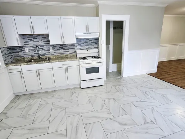 1518 Pembroke St, Bridgeport, CT