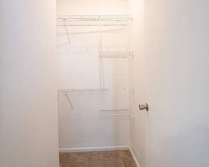 440 E Madison St — Photo 33