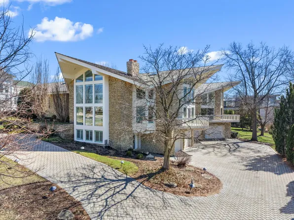 1916 Midwest Club Pkwy, Oak Brook, IL 60523