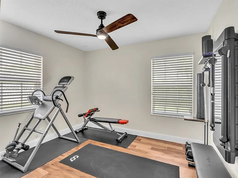 639 Verona Pl — Photo 59