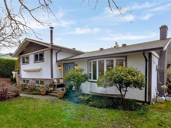 1117 Clarke Rd, Central Saanich, BC V8M 1E2