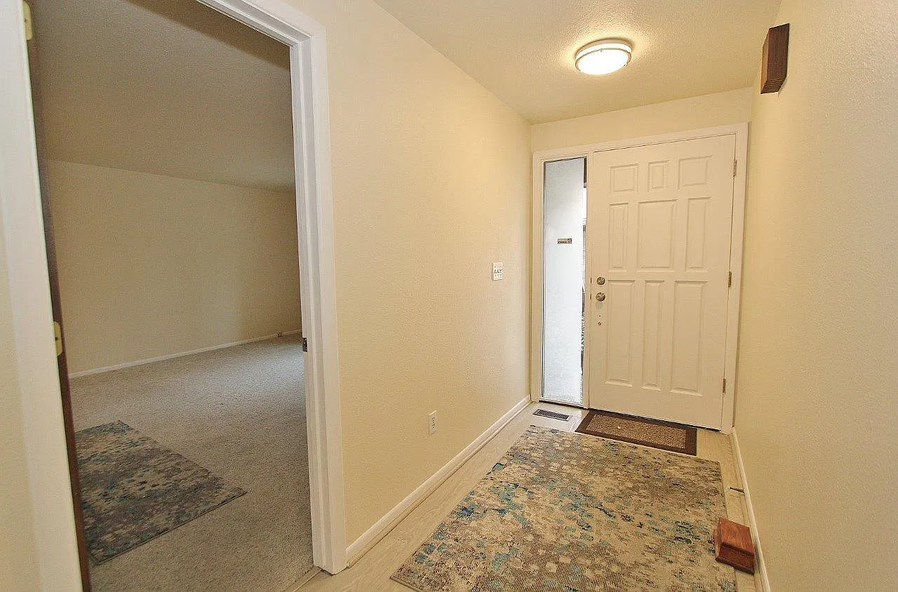 2 bed, 1644 sqft, $2,175 — Photo 3