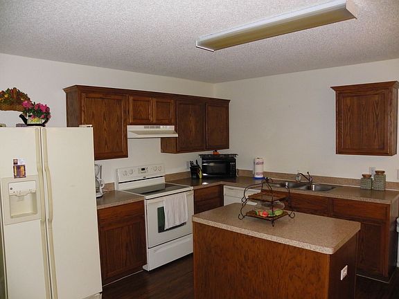 5th image of 3004 Ozark Ave