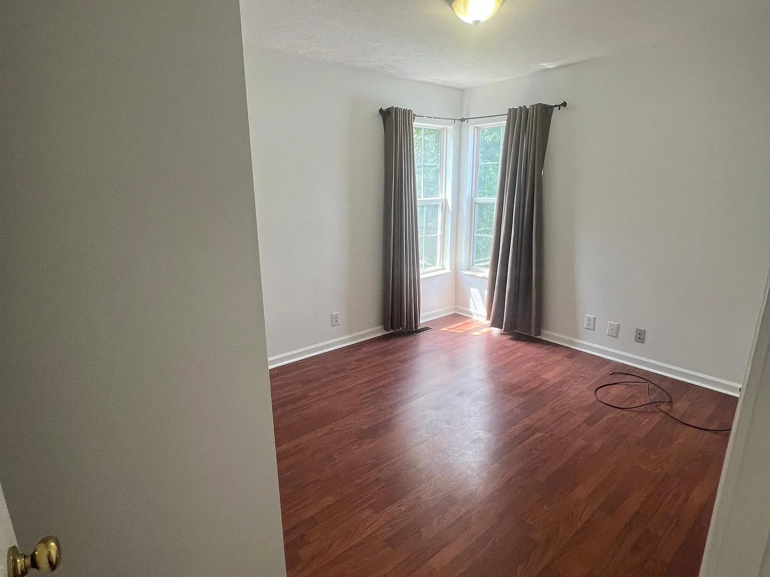 3 bed, 2.5 bath, 1933 sqft, $2,600 — Photo 3