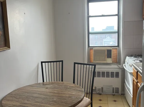 2909 Ocean Avenue image 2 of 5