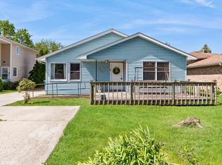 2211 Greengold St, Crest Hill, IL 60403