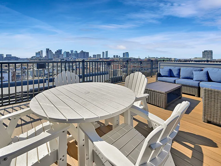205 Maverick St #302 — Photo 2
