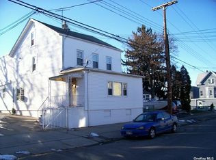 22-10 127th St, College Point, NY 11356
