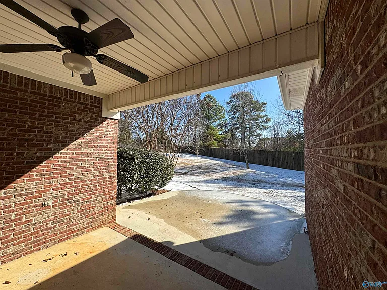 126 Bilton Dr — Photo 17
